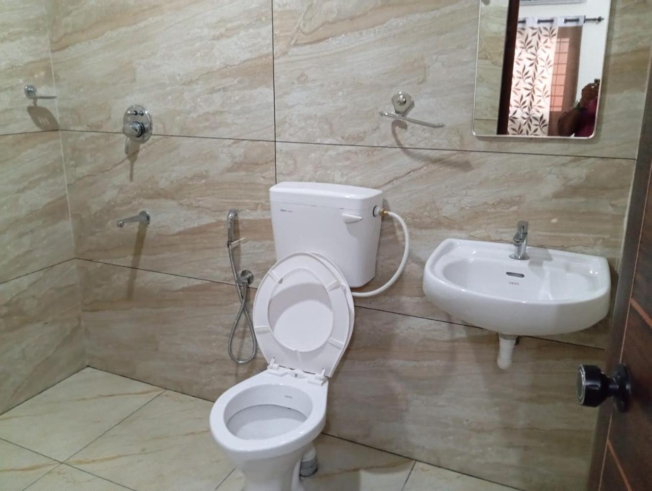 The Bunkhouse Lodge & Hostel Kochi Esterno foto